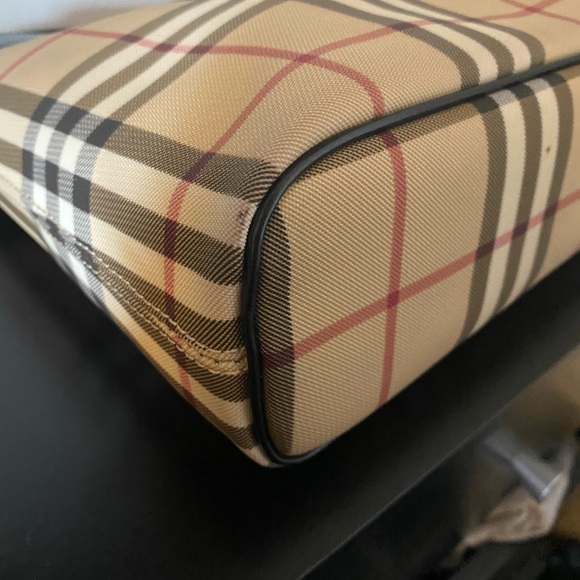 Burberry Nova Check Tote - Picture 4 of 8